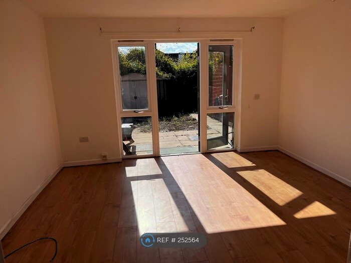 3 Bedroom Semi-Detached House To Rent In Lewin Terrace, Feltham, TW14