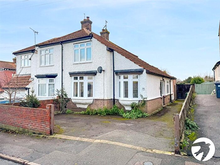 3 Bedroom Semi Detached House For Sale In Hackney Road, Maidstone, Kent, ME16