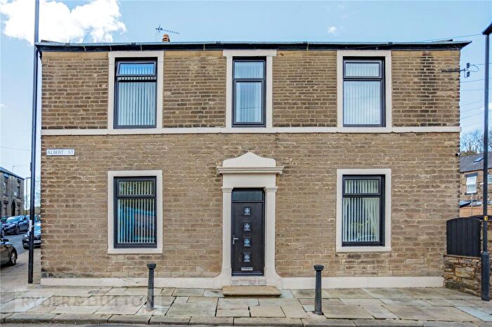 3 Bedroom Semi Detached House For Sale In Albert Street, Lees, Oldham, OL4