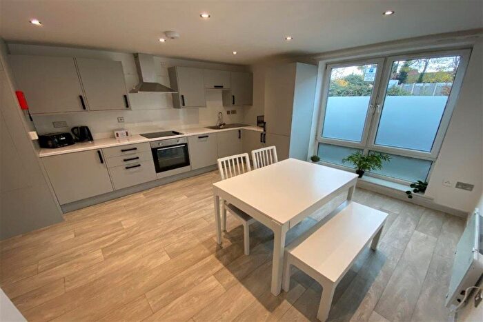 5 Bedroom Flat To Rent In Mooregate House, Middle Street, NG9