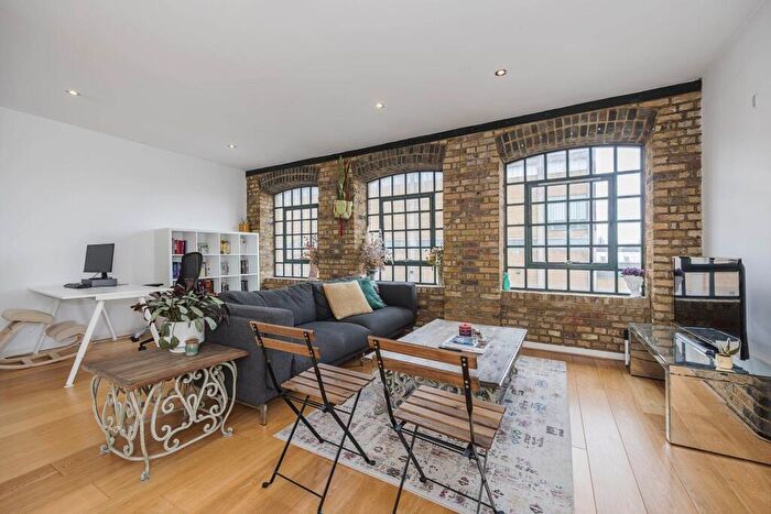 2 Bedroom Apartment To Rent In Woodseer Street, Spitalfields, E1