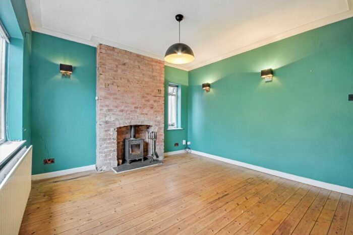 2 Bedroom Semi-Detached House For Sale In Abbey Road, Beeston, NG9