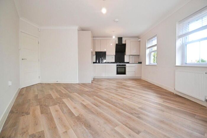 1 Bedroom Apartment To Rent In Wokingham Road, Reading, Berkshire, RG6