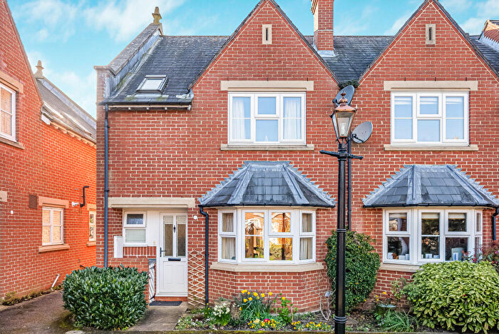 3 Bedroom End Of Terrace House For Sale In St. Marys Court, Ottway Walk, Welwyn, AL6