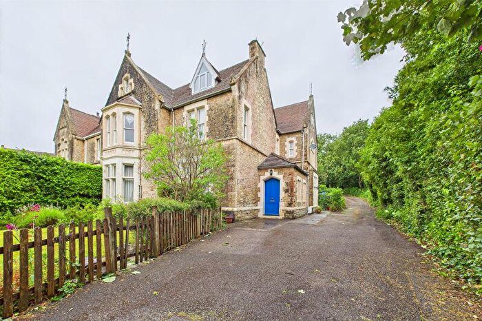 2 Bedroom Flat To Rent In Castle Road, Clevedon, BS21