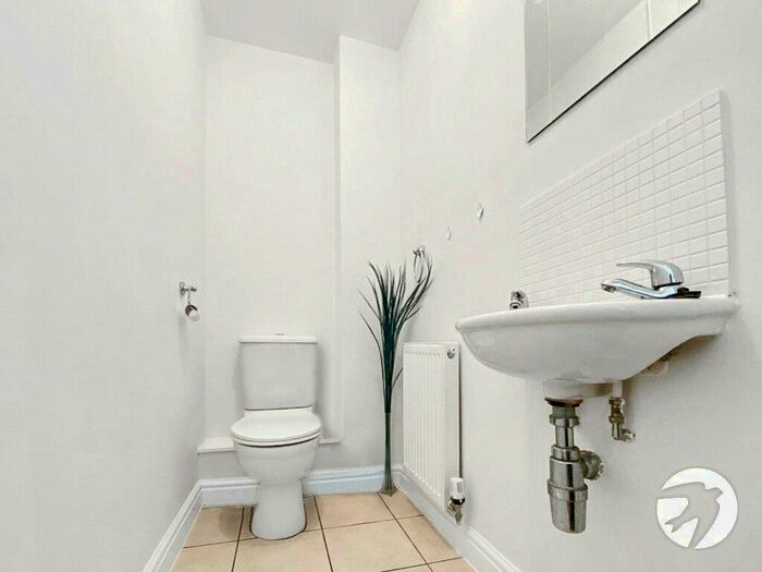 4 Bedroom Town House To Rent In Rileys Park Drive, Rochester, ME2
