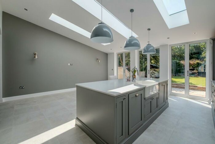 5 Bedroom Semi-Detached House To Rent In Vanbrugh Hill London, SE3