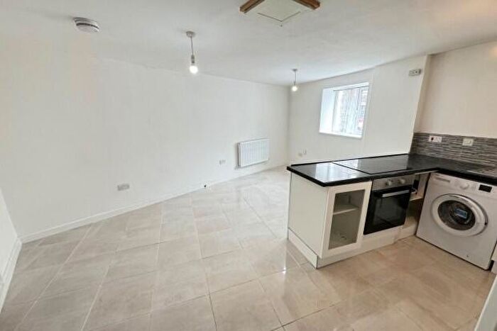 2 Bedroom Flat To Rent In Broadway Cardiff, CF24