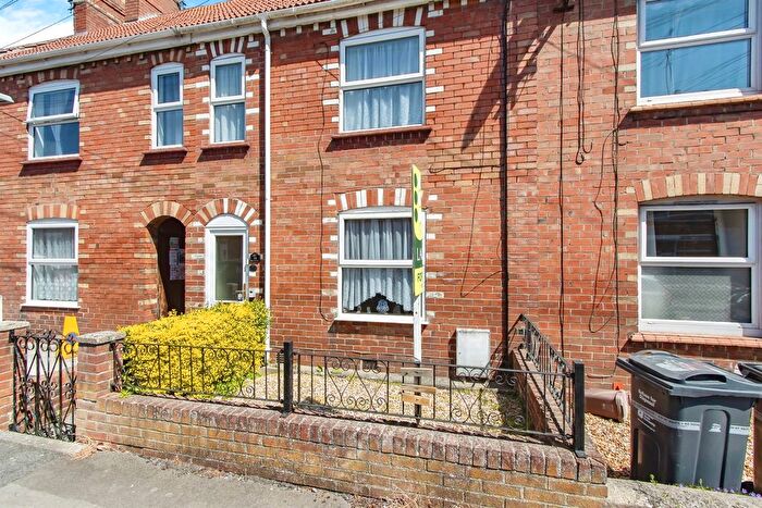 3 Bedroom Terraced House For Sale In Seaton Road, Yeovil, BA20