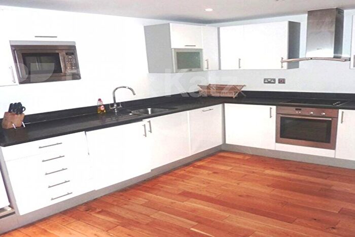 3 Bedroom Flat To Rent In Drummond Street, Camden / Euston, NW1