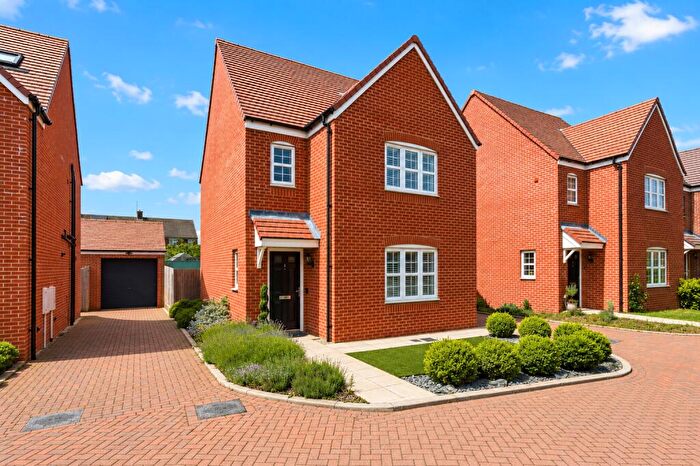 4 Bedroom Detached House For Sale In Bronte Close, St. Albans, Hertfordshire, AL4