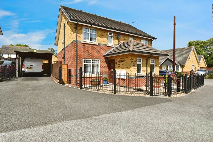 2 Bedroom Semi-Detached House For Sale In Camberwell Way, Hull, HU8