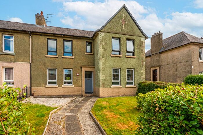 2 Bedroom Flat To Rent In South Marshall Street, Grangemouth, Stirling, FK3