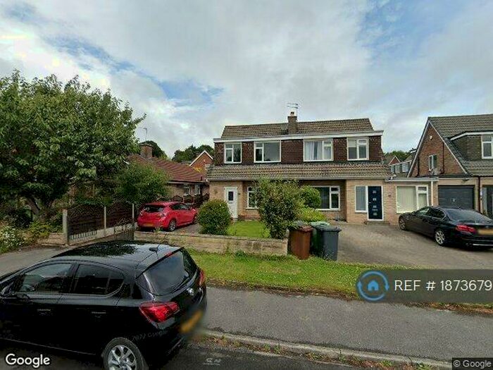 4 Bedroom Semi-Detached House To Rent In Highwood Avenue, Leeds, LS17