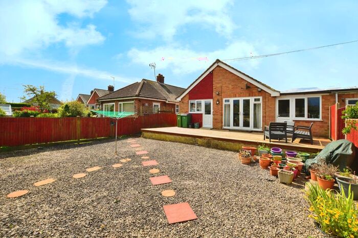2 Bedroom Bungalow For Sale In Jaarlen Road, Lydd, Romney Marsh, Kent, TN29