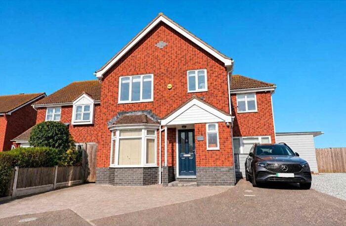 5 Bedroom Detached House For Sale In Pevensey Drive, Clacton On Sea, CO15