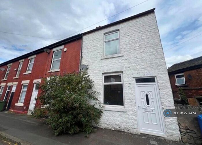 1 Bedroom Flat To Rent In Meadow Street, Hyde, SK14