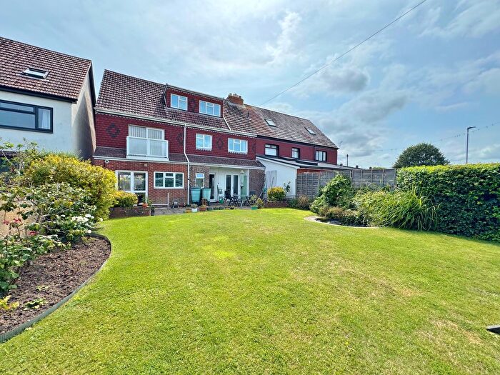 6 Bedroom Semi-Detached House For Sale In Grove Road, Drayton, PO6