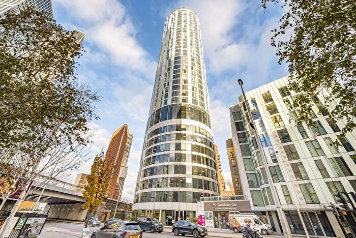 1 Bedroom Flat For Sale In Wandsworth Road, Nine Elms, London, SW8
