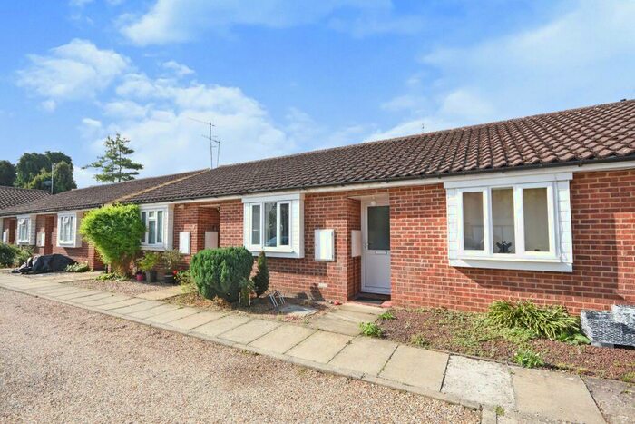 1 Bedroom Bungalow To Rent In Bowling Close, Bishops Stortford, CM23