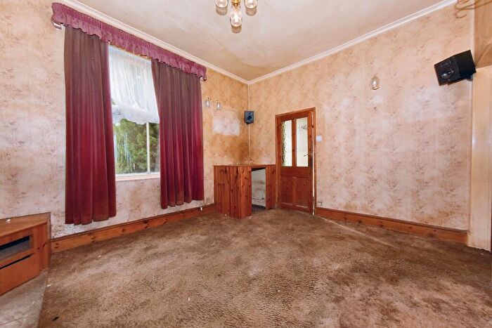 1 Bedroom End Of Terrace House For Sale In Peel Street, Morley, Leeds, LS27
