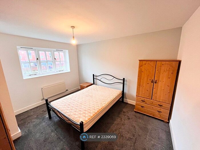 2 Bedroom Flat To Rent In Lockfields View, Liverpool, L3