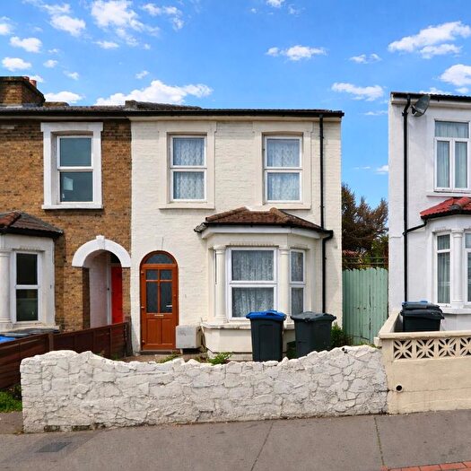 4 Bedroom Property To Rent In Whitehorse Road, Thornton Heath, CR7