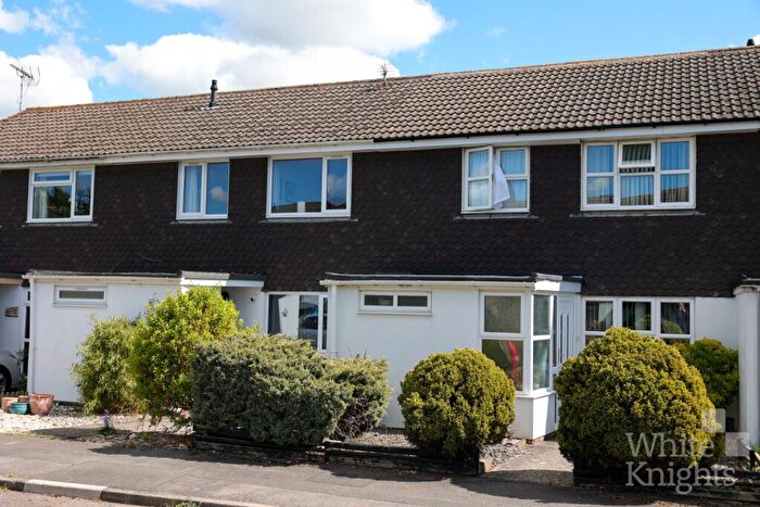 3 Bedroom Terraced House For Sale In Sherbourne Drive, Woodley, Reading, Berkshire, RG5