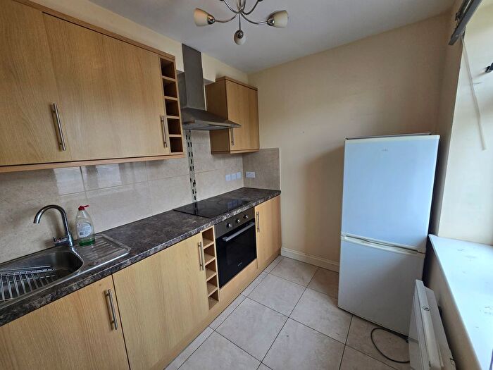 2 Bedroom Flat To Rent In Hendon Way, London, NW2