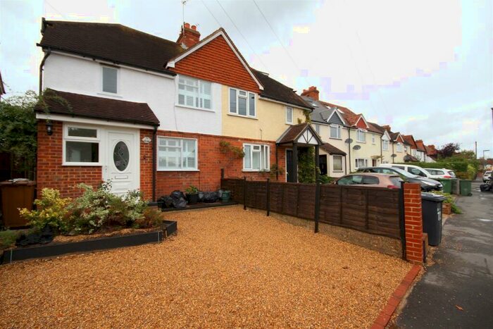3 Bedroom House To Rent In Grange Road, Guildford, GU2