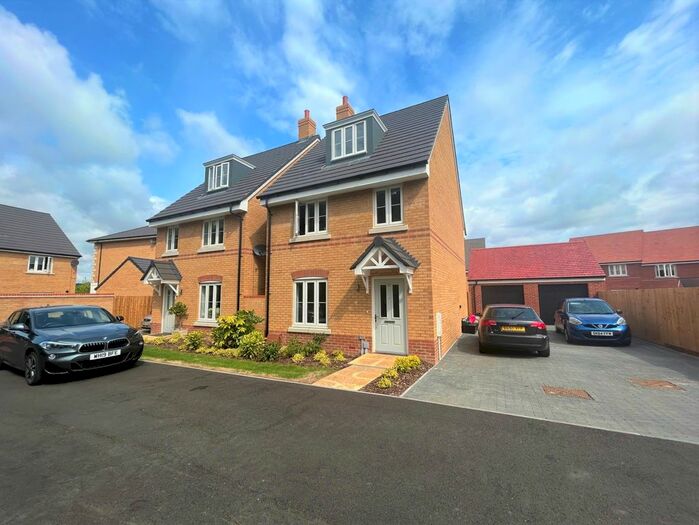 4 Bedroom Property To Rent In Sedgwick Grove, Hoddesdon, EN11