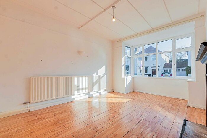 4 Bedroom Detached House For Sale In Westcliff Park Drive, Westcliff-On-Sea, SS0