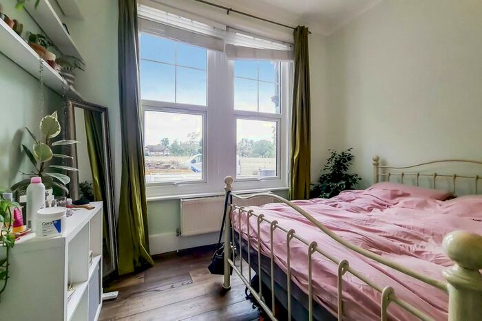2 Bedroom Flat To Rent In Woodside Road, Wood Green, London, N22