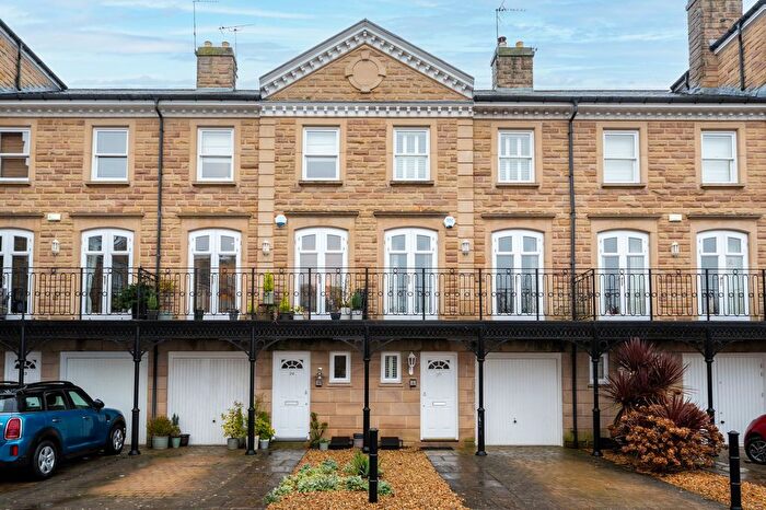 3 Bedroom Terraced House For Sale In Queens Gate, Harrogate, HG1