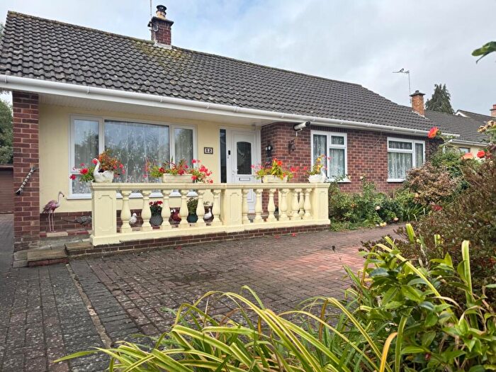 3 Bedroom Detached Bungalow For Sale In Holbury, Southampton, Hampshire, SO45