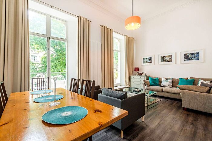 2 Bedroom Flat To Rent In Queens Gardens, Bayswater, London, W2
