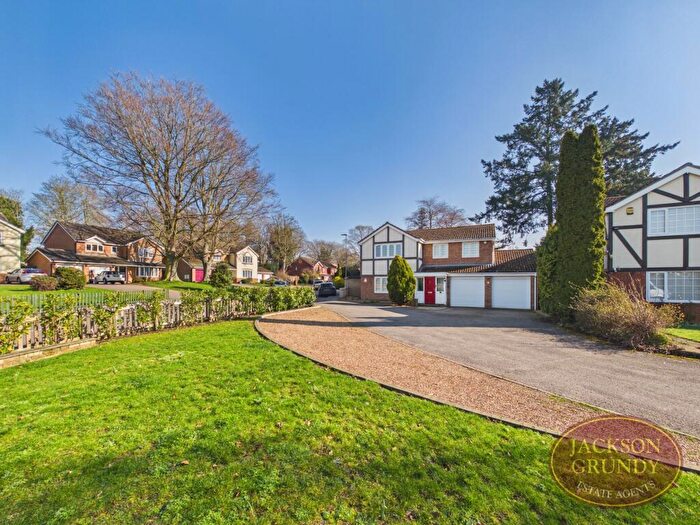 4 Bedroom Detached House For Sale In Valentine Way, Great Billing, NN3