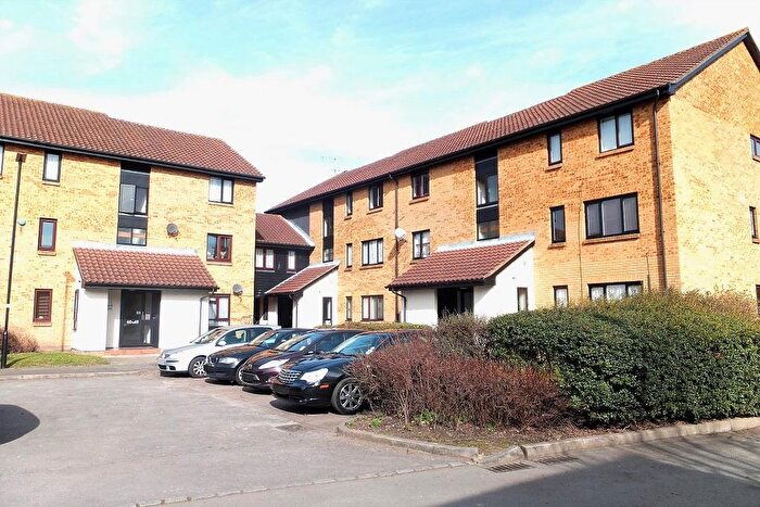 Studio To Rent In Deerhurst Close, Feltham, Middlesex, TW13