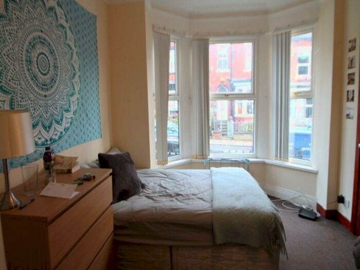 6 Bedroom House To Rent In Ebberston Terrace, Leeds, LS6