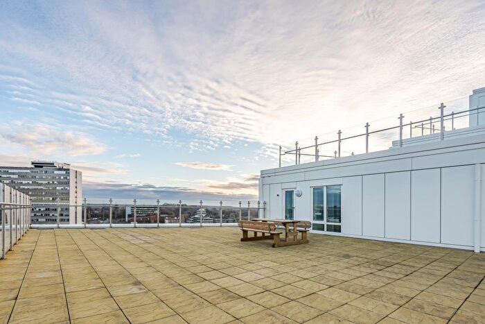 2 Bedroom Apartment To Rent In Royal Winchester House, Bracknell, RG12