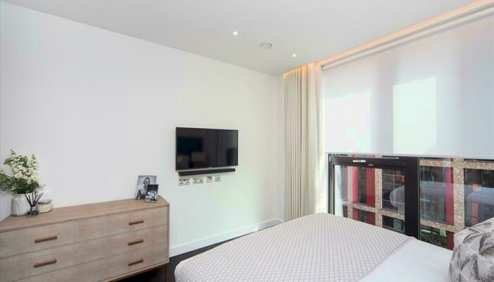 2 Bedroom Apartment To Rent In Thornes House, Charles Clowes Walk, London, SW11