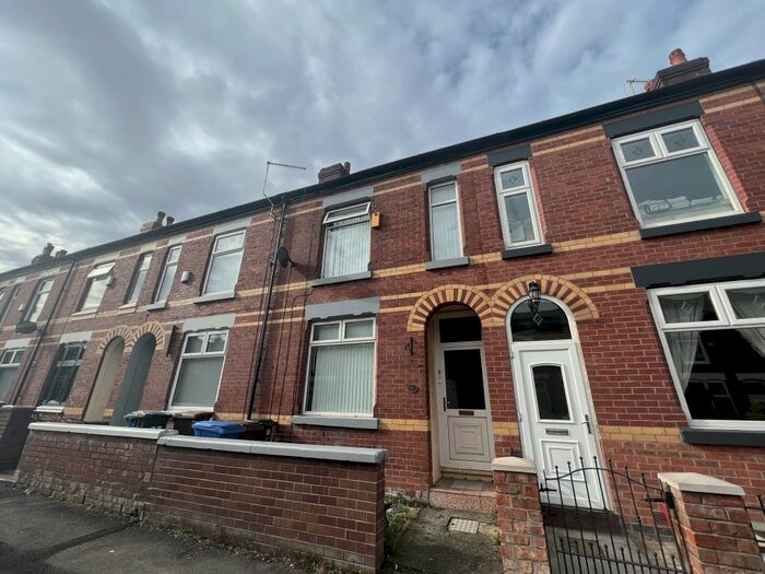 3 Bedroom Terraced House To Rent In Cunliffe Street, Stockport, SK3