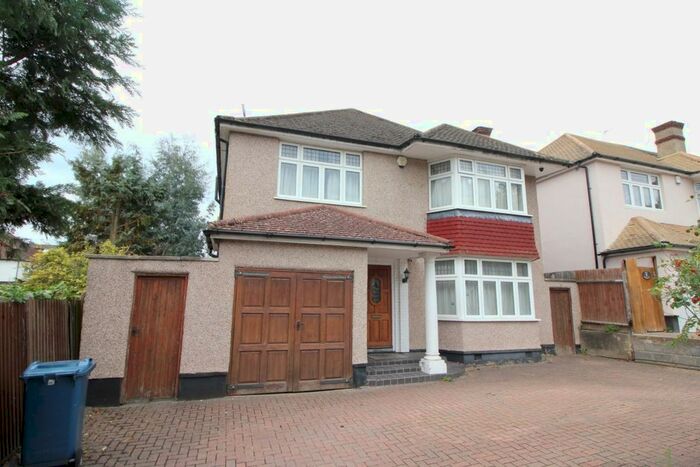 4 Bedroom Detached House To Rent In Jesmond Way, Stanmore, HA7