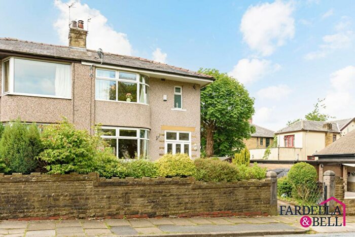 2 Bedroom Semi-Detached House For Sale In Raeburn Avenue, Burnley, BB11