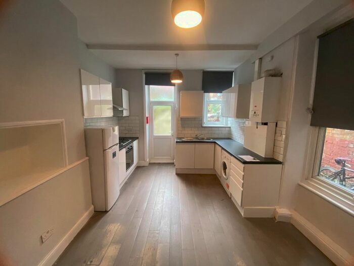 1 Bedroom Flat To Rent In Archway Road, Highgate, N6