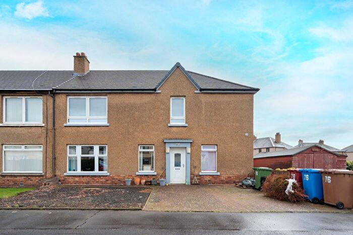 4 Bedroom Flat For Sale In Lime Street, Grangemouth, FK3