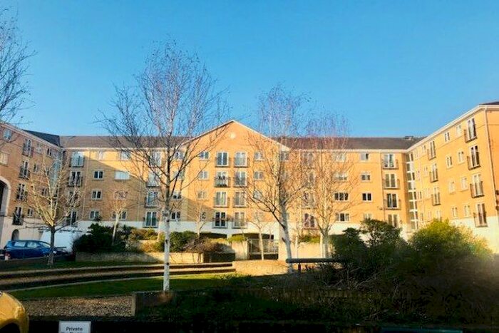 2 Bedroom Flat To Rent In The Dell, Southampton, SO15