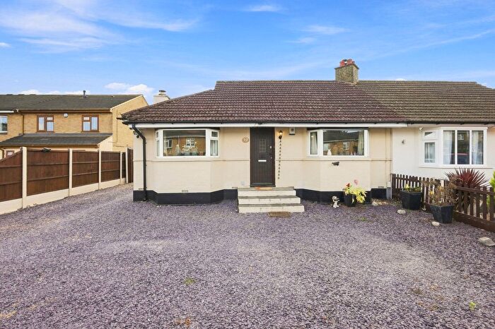 3 Bedroom Semi-Detached Bungalow For Sale In Chesham Drive, Basildon, SS15