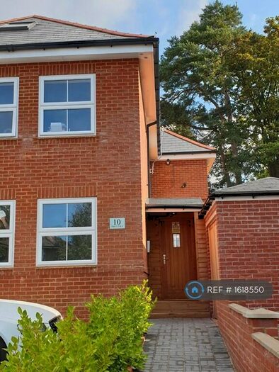 1 Bedroom Flat To Rent In Seagarth Lane, Southampton, SO16