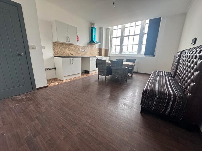 1 Bedroom Flat To Rent In Bute Street, Luton, Bedfordshire, LU1